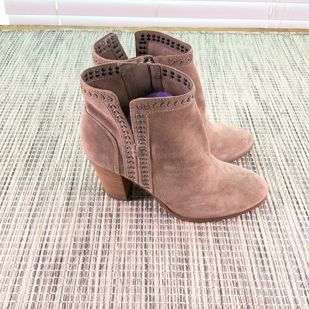 Vince Camuto Women's Almond Toe Bootie Size 8.5M/39